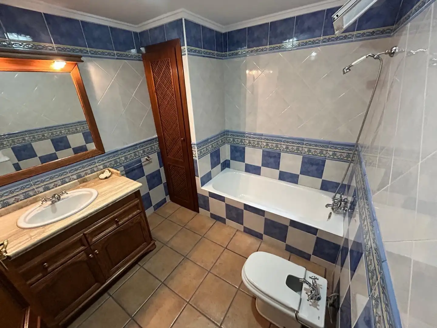 Bany de Casa o xalet en venda en Alfauir amb Calefacció, Jardí privat i Parquet