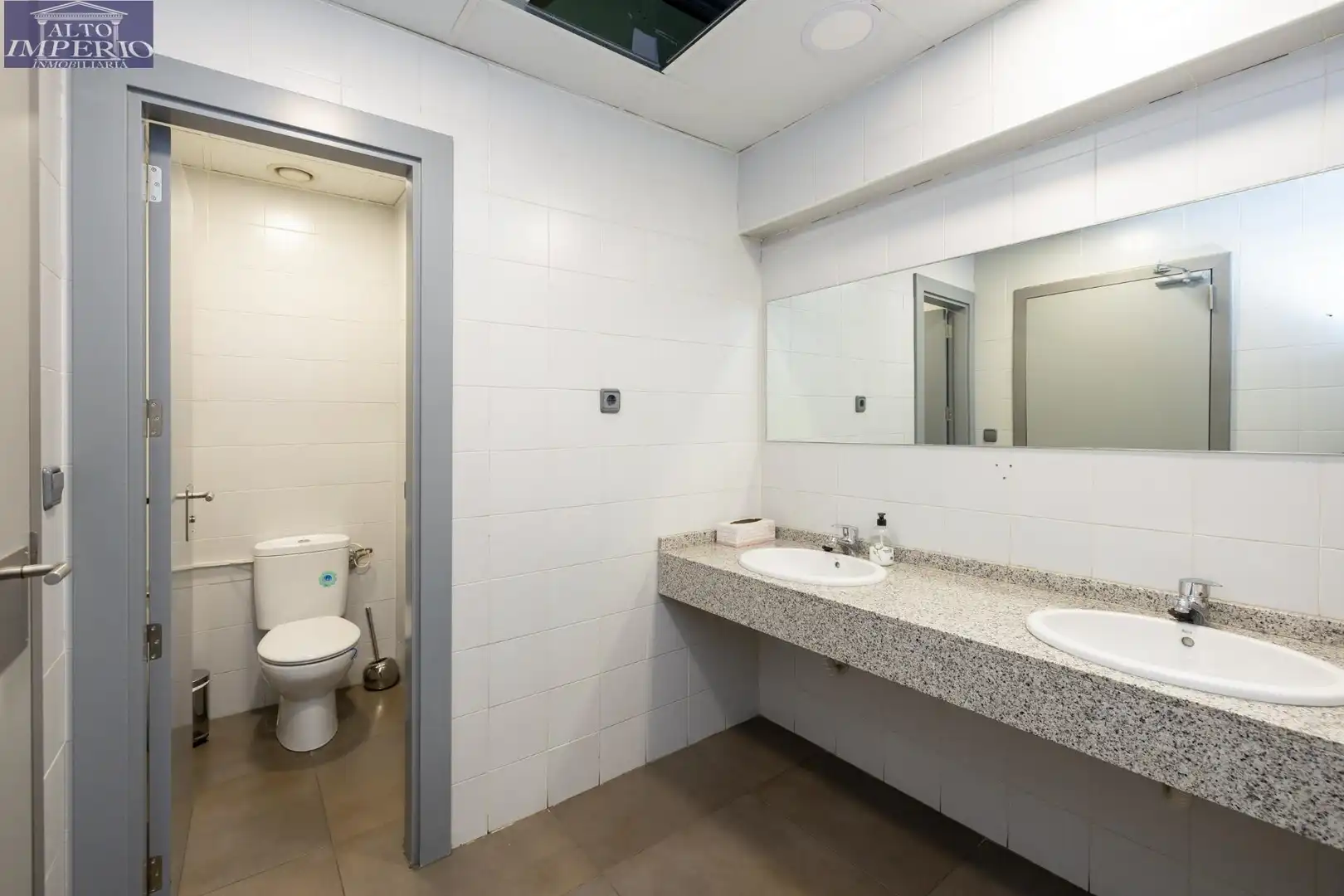 Inmuebles singulares con ascensor en venta en Peligros, imagen 43