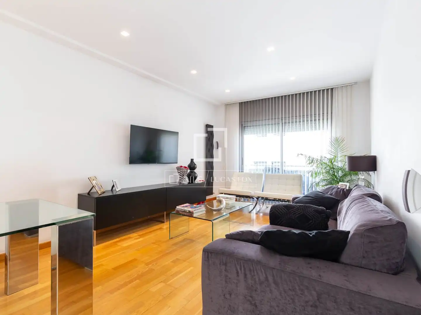 Living room of Flat for sale in Sant Just Desvern  with Air Conditioner, Heating and Parquet flooring