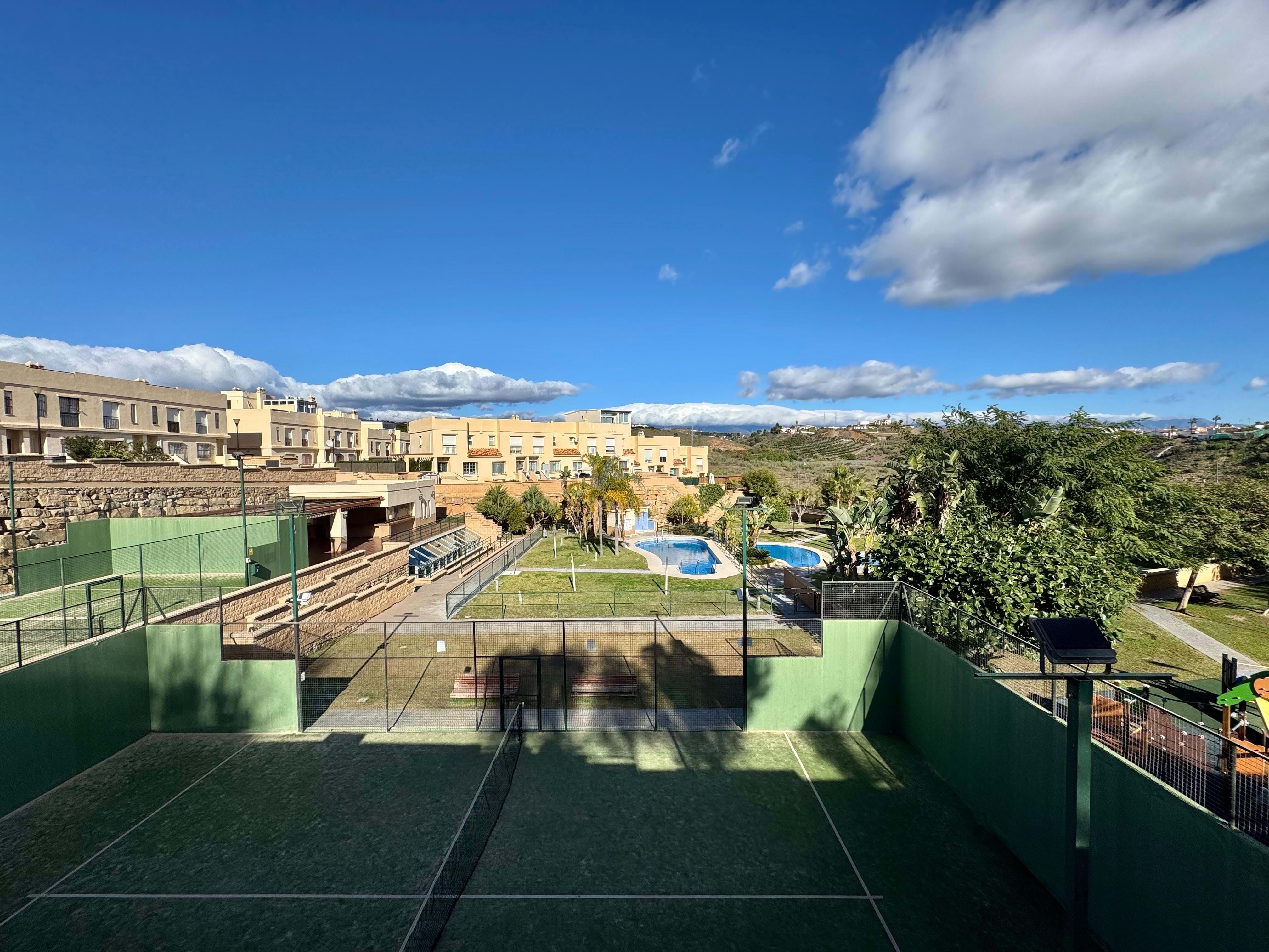 Exterior view of Single-family semi-detached for sale in Vélez-Málaga  with Heating, Terrace and Swimming Pool