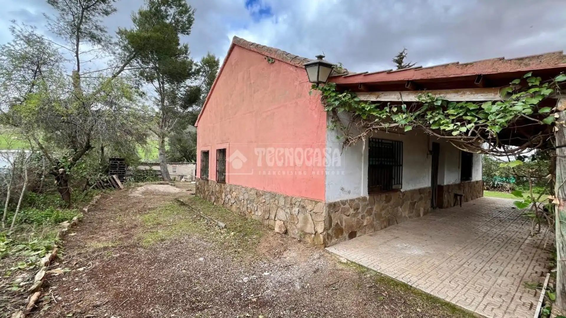 Exterior view of Houses for sale in Valdepeñas