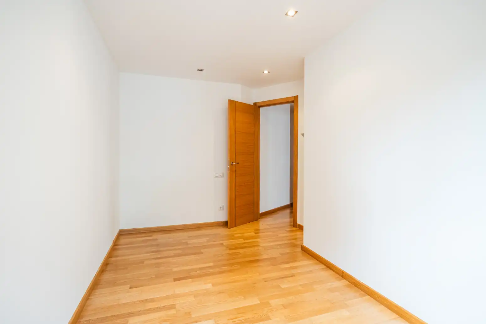 Piso de alquiler en San Martín del Rey Aurelio con Calefacción, Terraza y Trastero