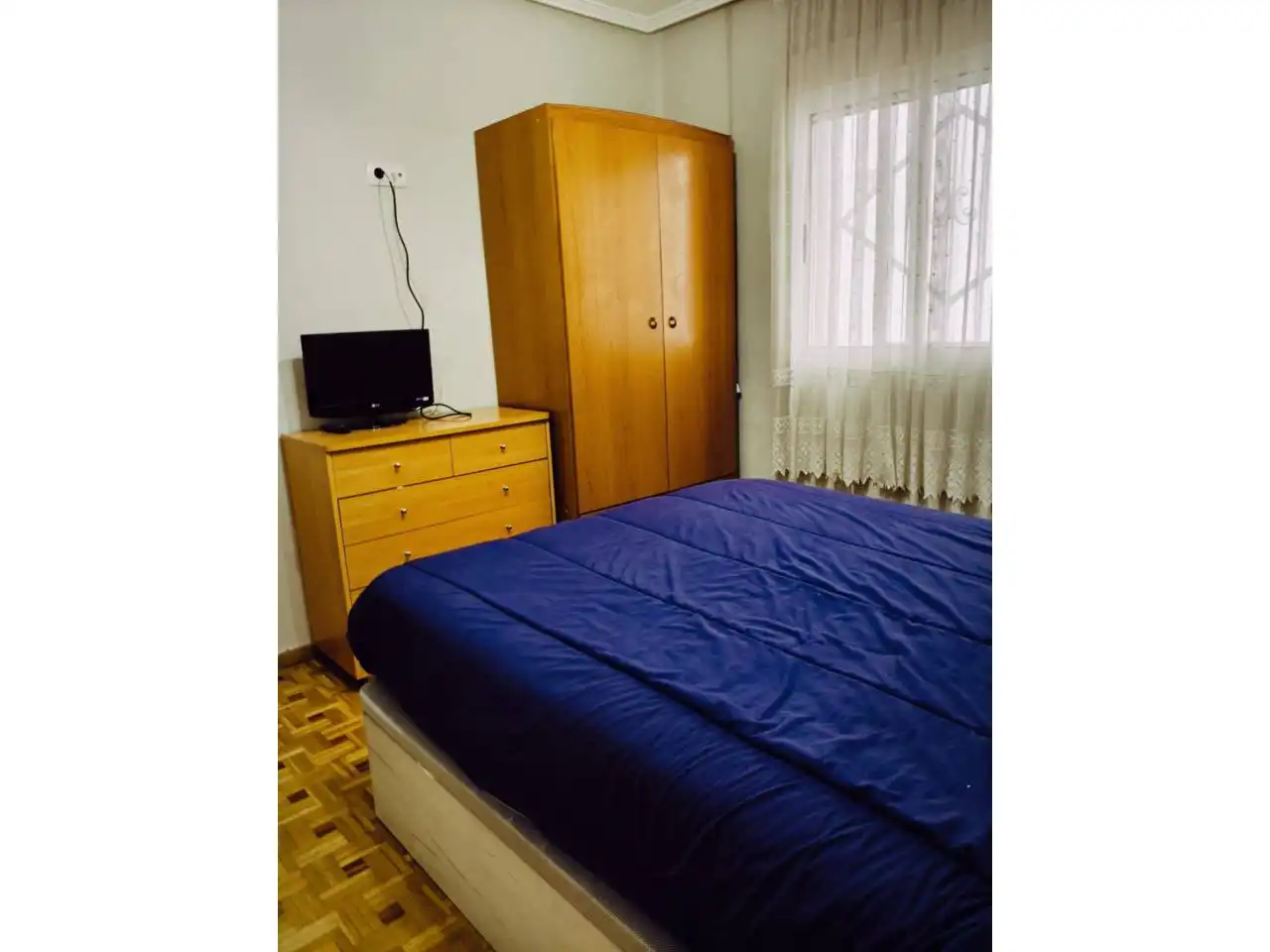 Dormitori de Pis en venda en Burgos amb Calefacció, Parquet i Terrassa