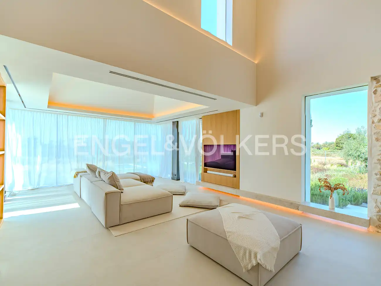 Sala d'estar de Casa o xalet en venda en Elche / Elx amb Aire condicionat, Calefacció i Jardí privat