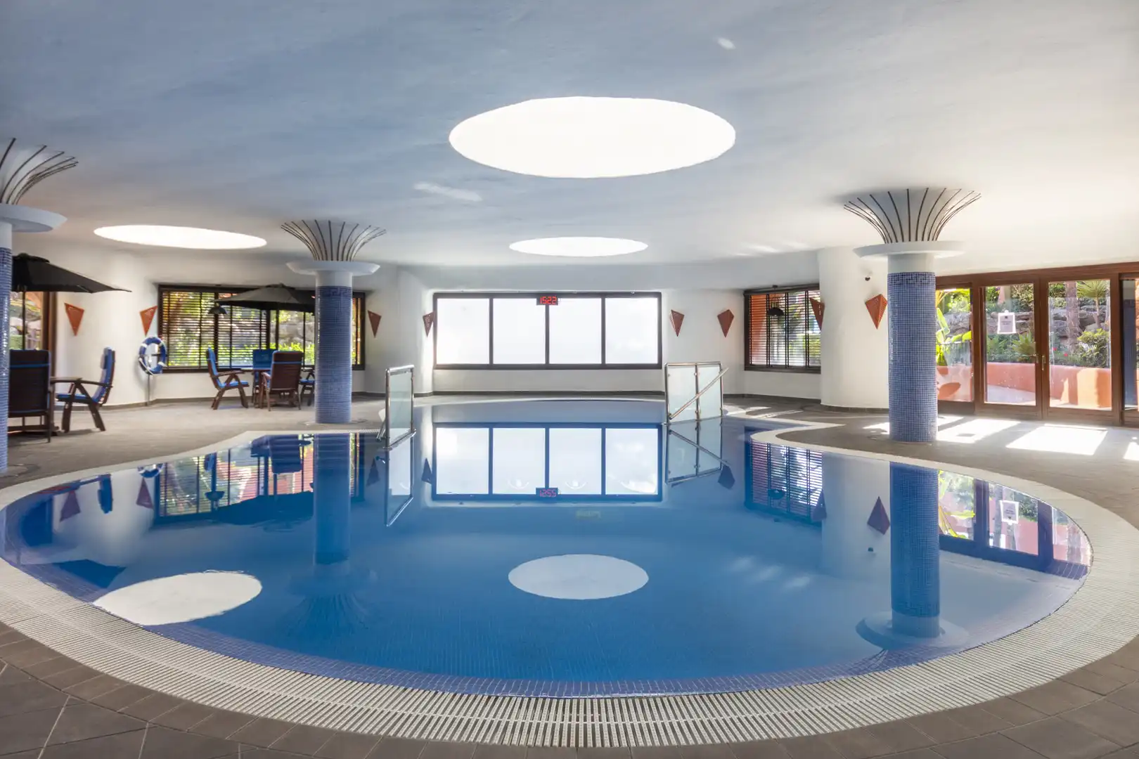 Swimming pool of Attic for sale in Estepona  with Air Conditioner, Heating and Terrace