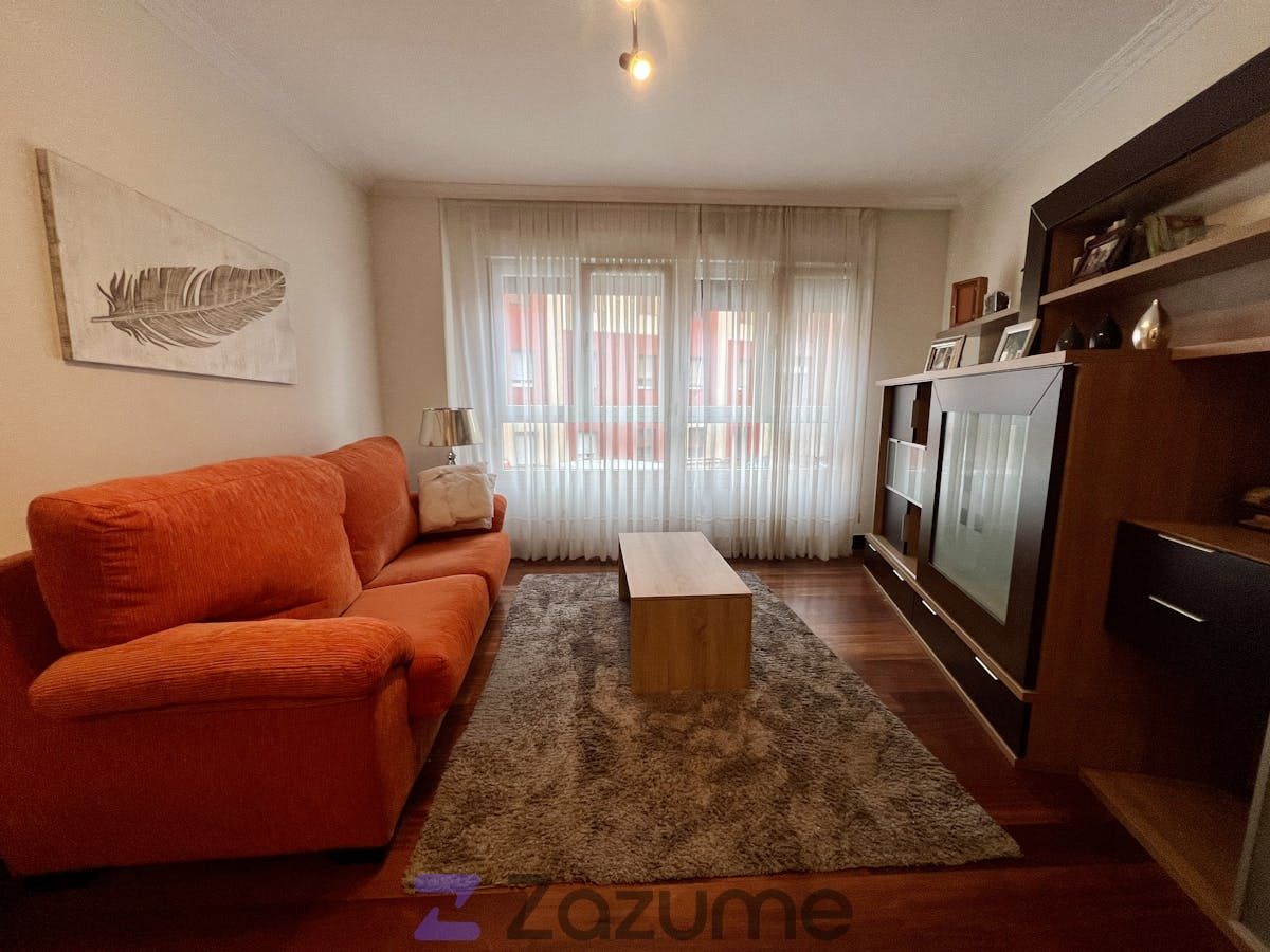 Living room of Flat to rent in Barakaldo   with Heating, Parquet flooring and Furnished