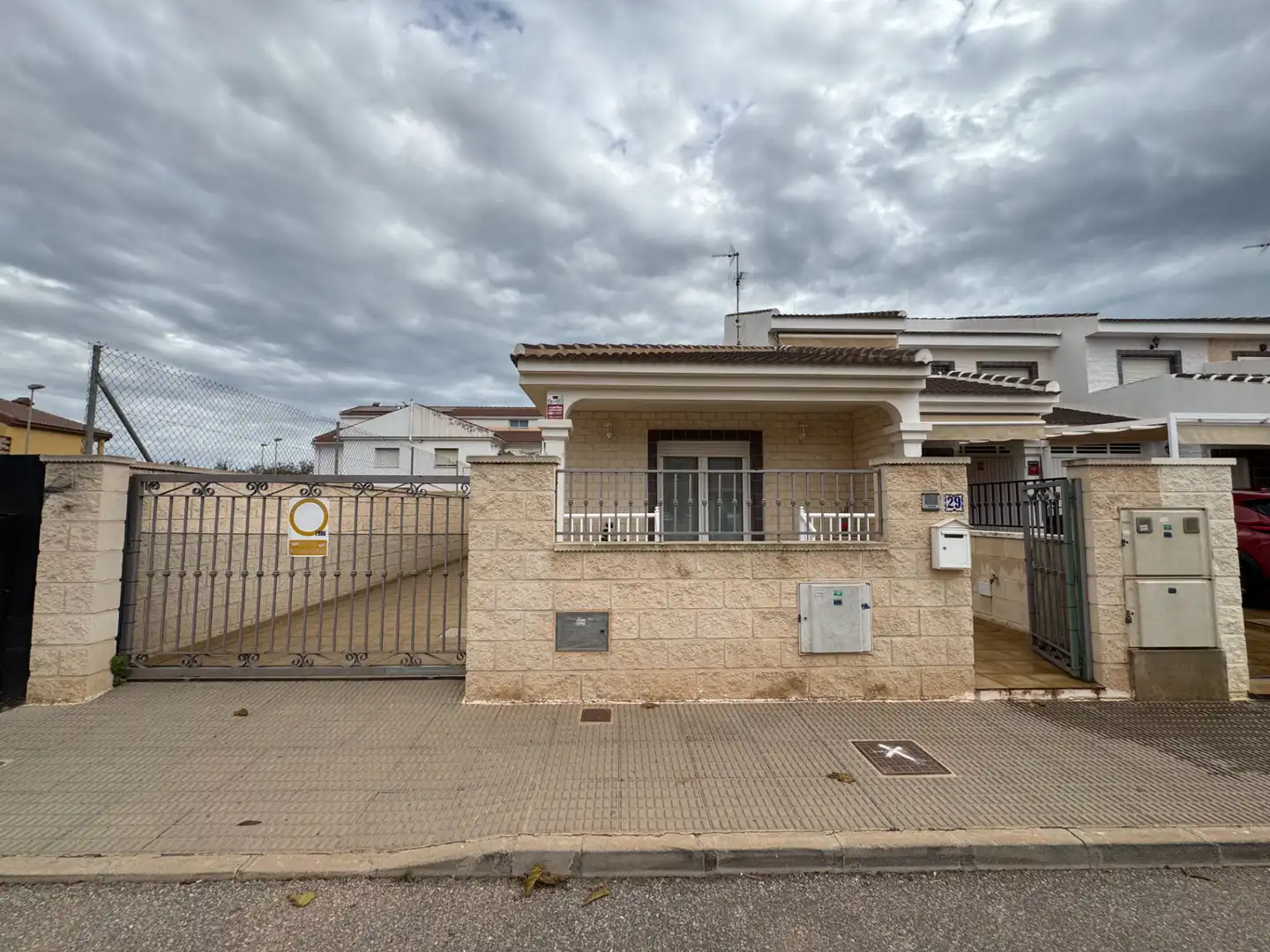 Vista exterior de Casa adosada en venda en San Javier amb Aire condicionat, Calefacció i Jardí privat