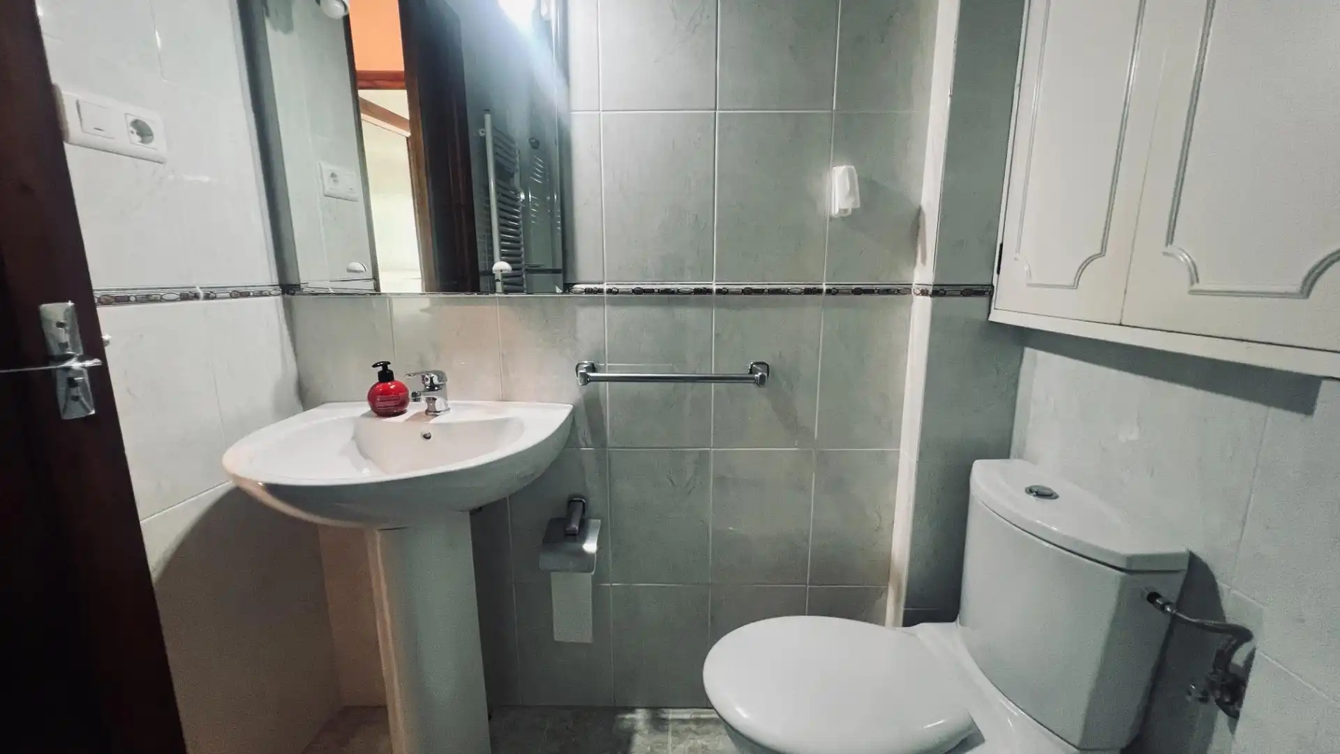 Badezimmer von Wohnung zum Verkauf in Castellón de la Plana / Castelló de la Plana mit Parkett und Balkon