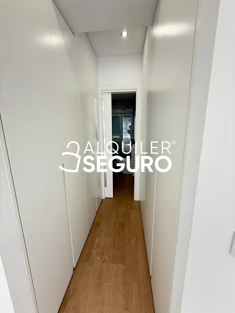 Flat for rent in Madrid  with Air Conditioner and Heating