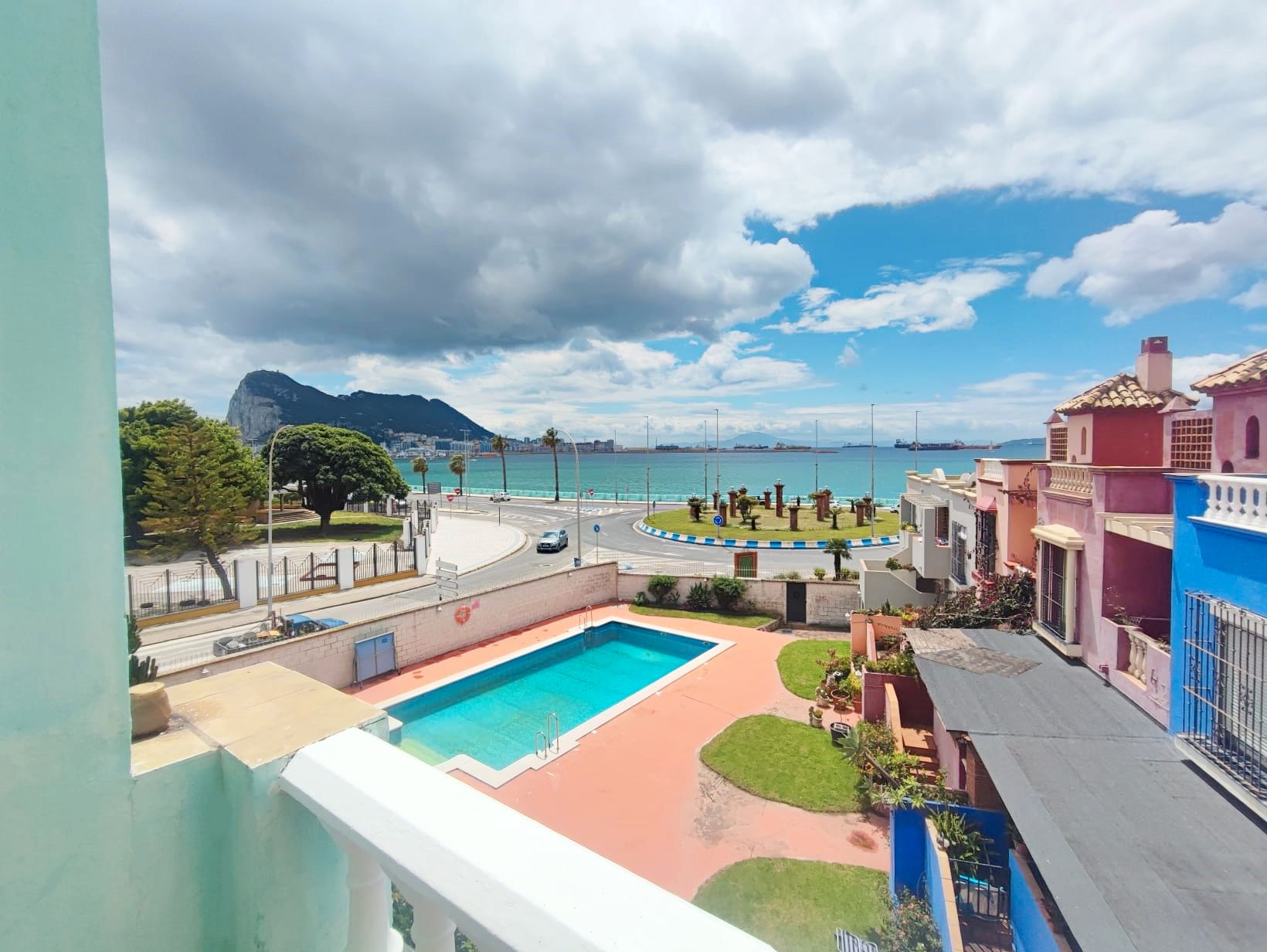 Swimming pool of Apartment for sale in La Línea de la Concepción  with Terrace, Oven and Washing machine