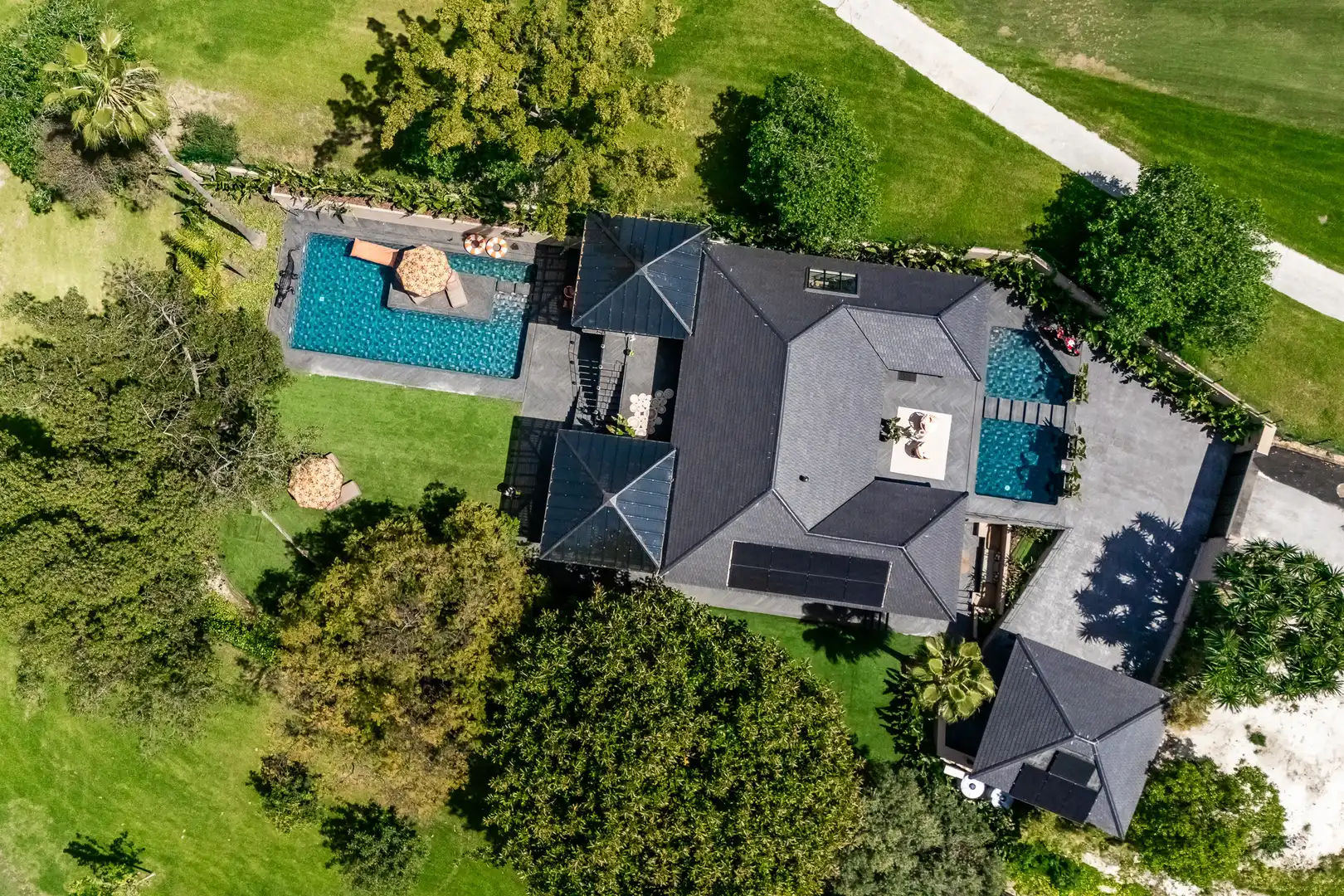 Exterior view of Houses for sale in Marbella  with Air Conditioner, Private garden and Terrace