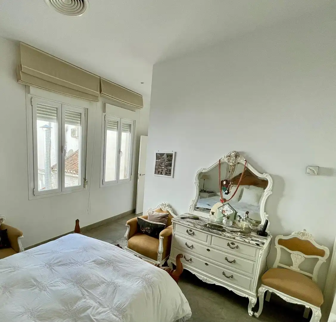 Habitación de Edificio en venta en Granada