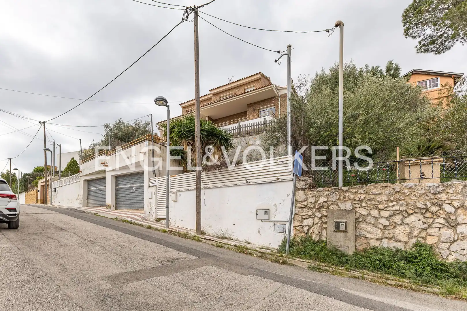 Vista exterior de Casa adosada en venda en Cubelles amb Calefacció, Jardí privat i Terrassa