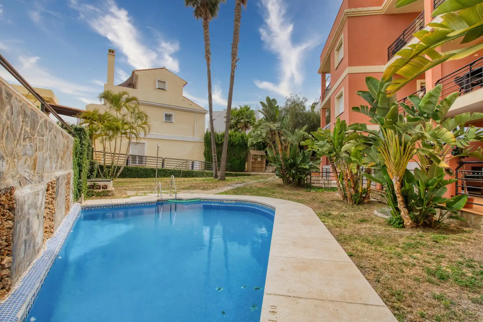 Piscina de Apartamento en venta en Rincón de la Victoria