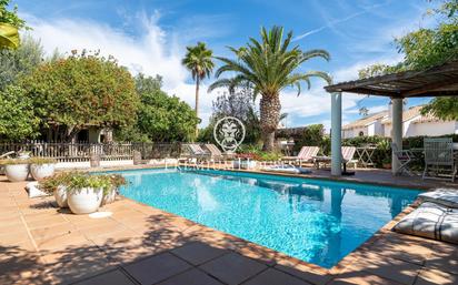 Piscina de Casa o xalet en venda en Sitges amb Aire condicionat, Calefacció i Jardí privat