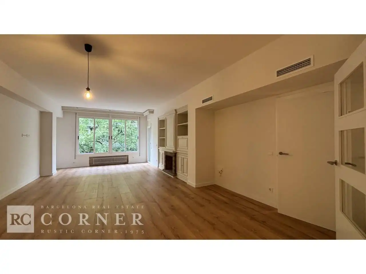 Exterior view of Flat for rent in Barcelona  with Air Conditioner, Heating and Terrace