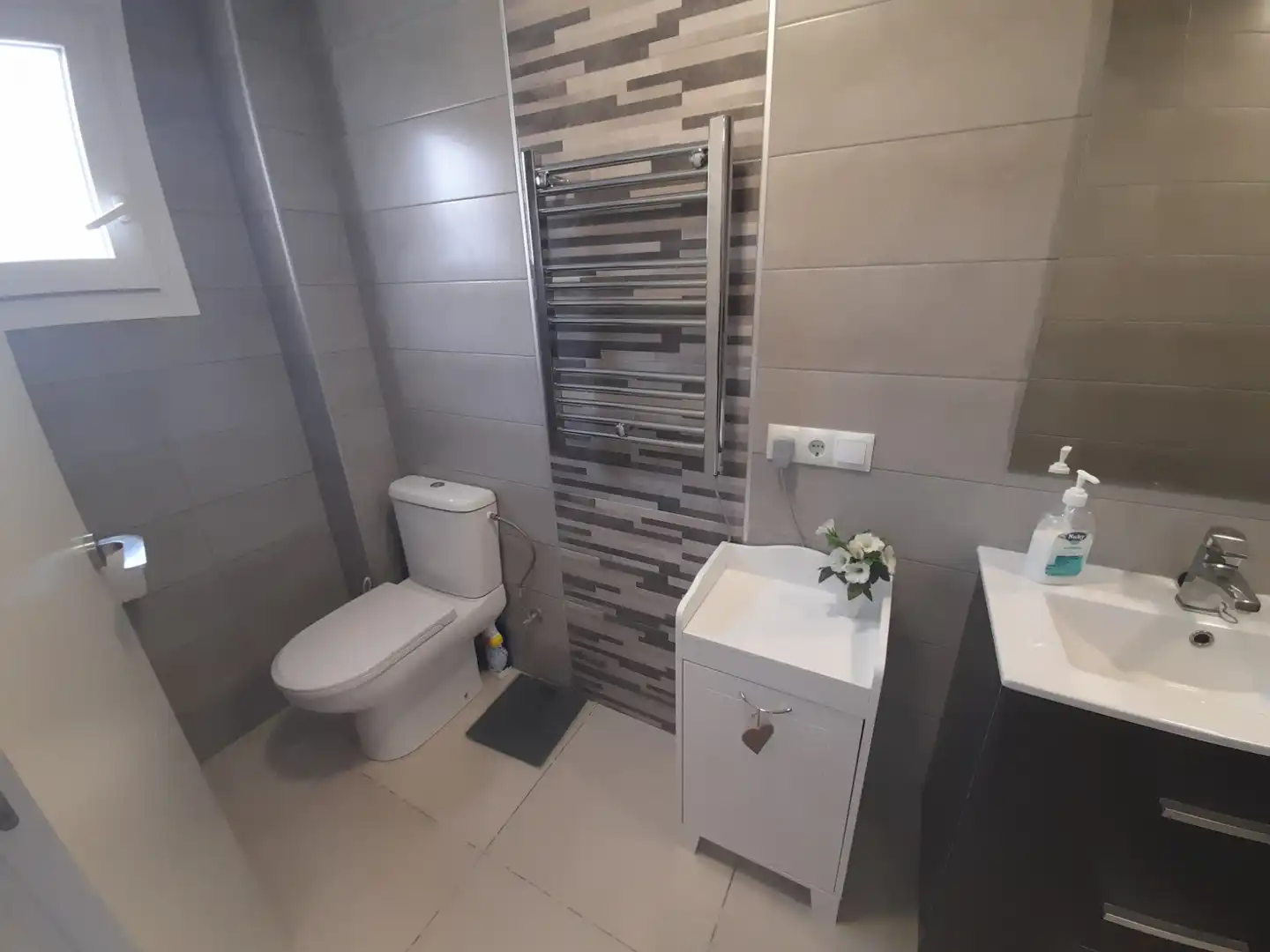 Bany de Casa o xalet en venda en Rojales amb Aire condicionat, Jardí privat i Terrassa