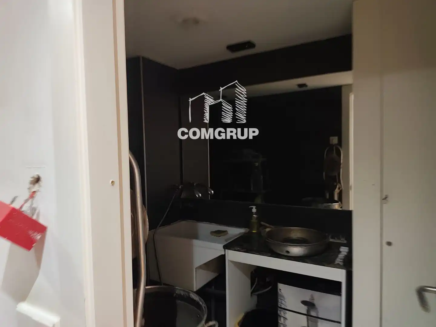 Baño de Local en traspaso en Badalona con Aire acondicionado y Amueblado