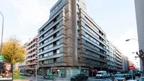 Vista exterior de Apartament en venda en Bilbao  amb Aire condicionat, Calefacció i Balcó
