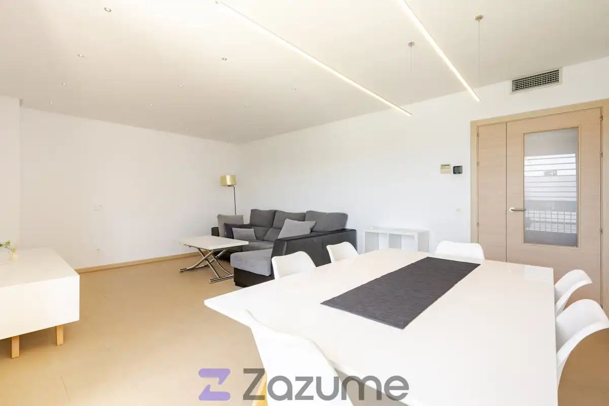Living room of Flat for rent in Madrid  with Air Conditioner, Heating and Private garden
