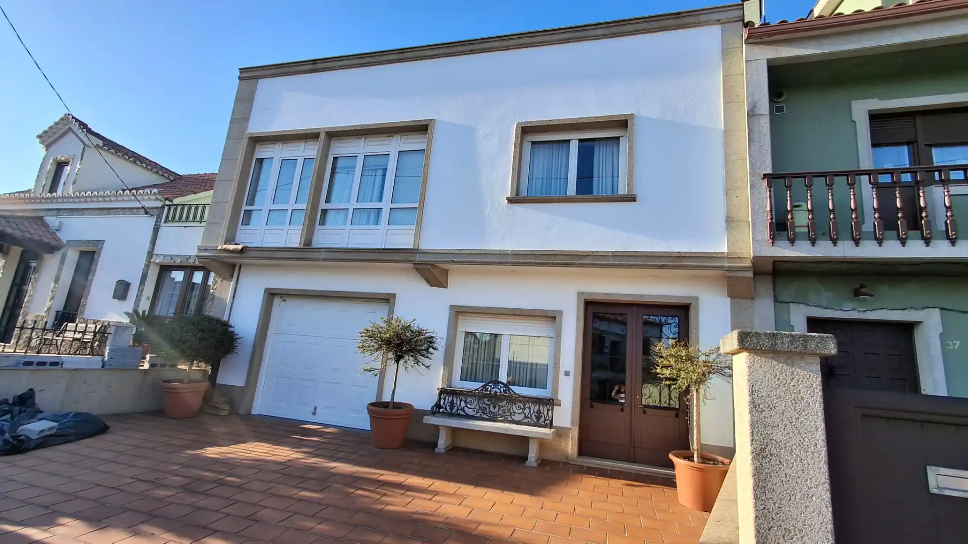 Vista exterior de Casa o chalet en venta en A Pobra do Caramiñal con Aire acondicionado, Calefacción y Jardín privado