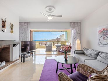 Apartament amb piscina en venda a Urbanización los Castillos, Manilva, Spain 1