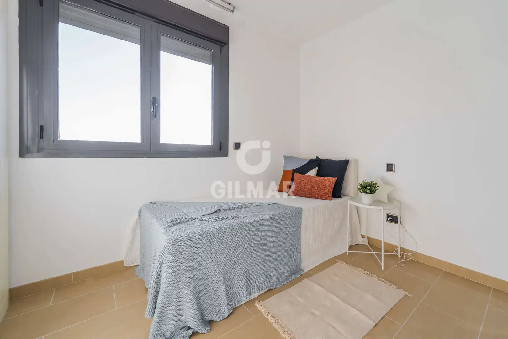 Habitación de Piso en venta en Madrid con Calefacción y Trastero
