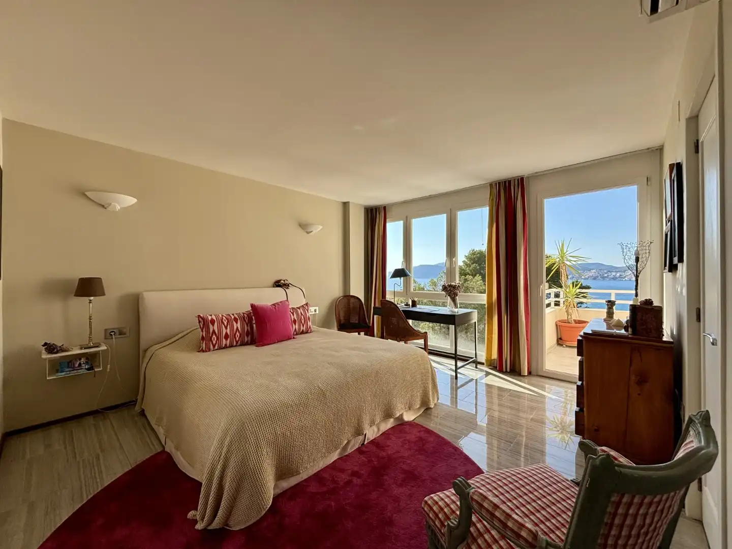Schlafzimmer von Dachboden zum Verkauf in Calvià mit Klimaanlage, Heizung und Terrasse