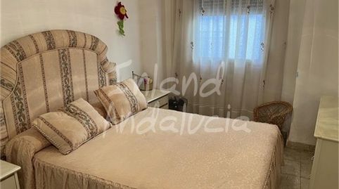 Foto 4 de Casa adosada en venta en Castillo de Locubín, Jaén