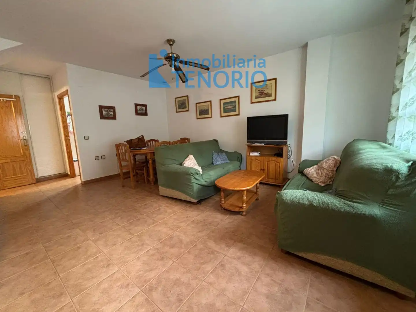 Sala de estar de Casa adosada en venta en Islantilla con Terraza y Piscina comunitaria