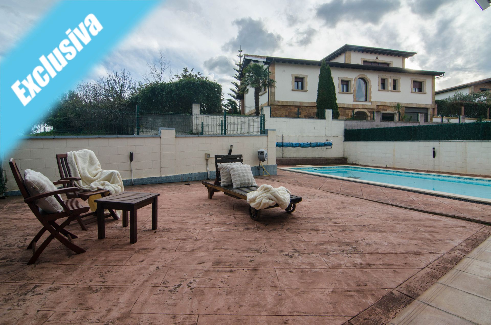 Swimming pool of House or chalet for sale in Bareyo  with Heating, Private garden and Terrace
