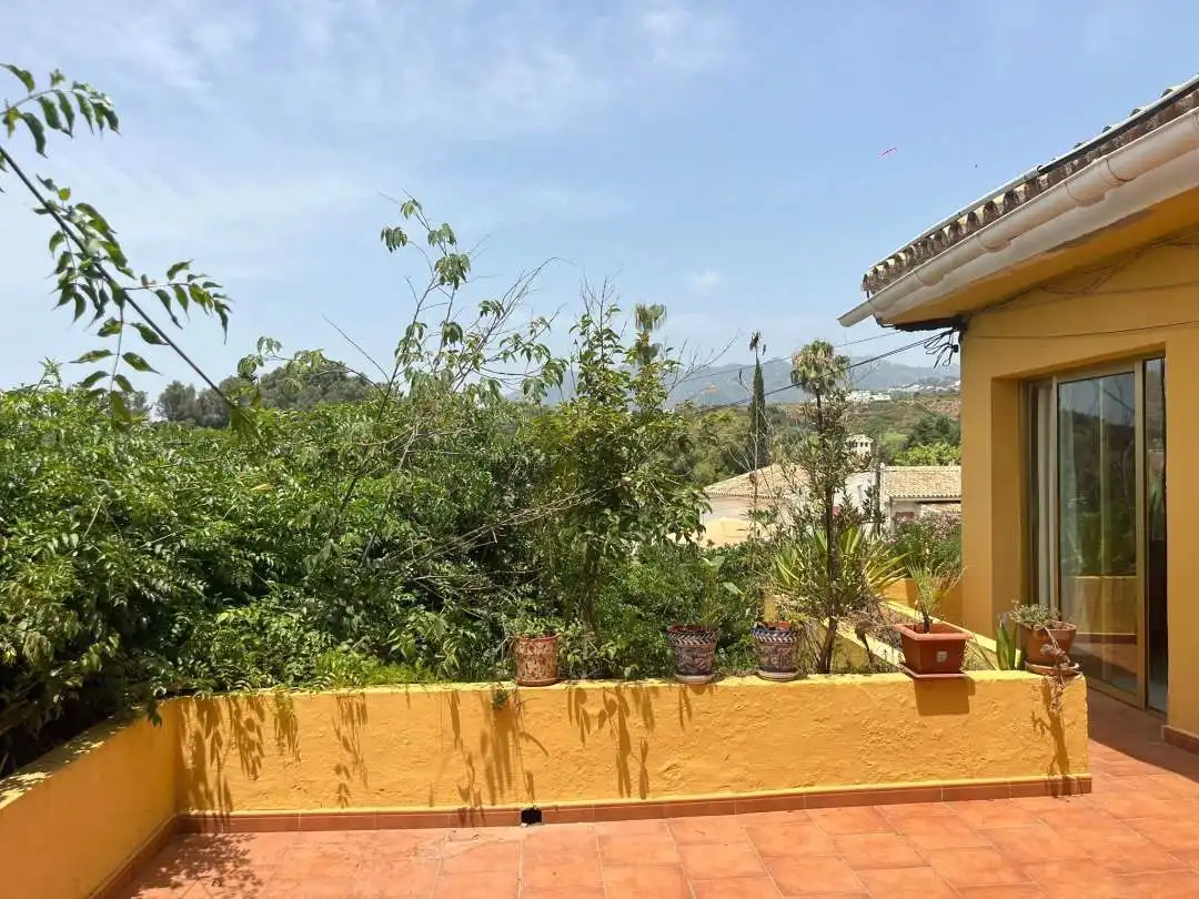 Vista exterior de Casa o chalet en venta en Marbella con Aire acondicionado, Calefacción y Jardín privado