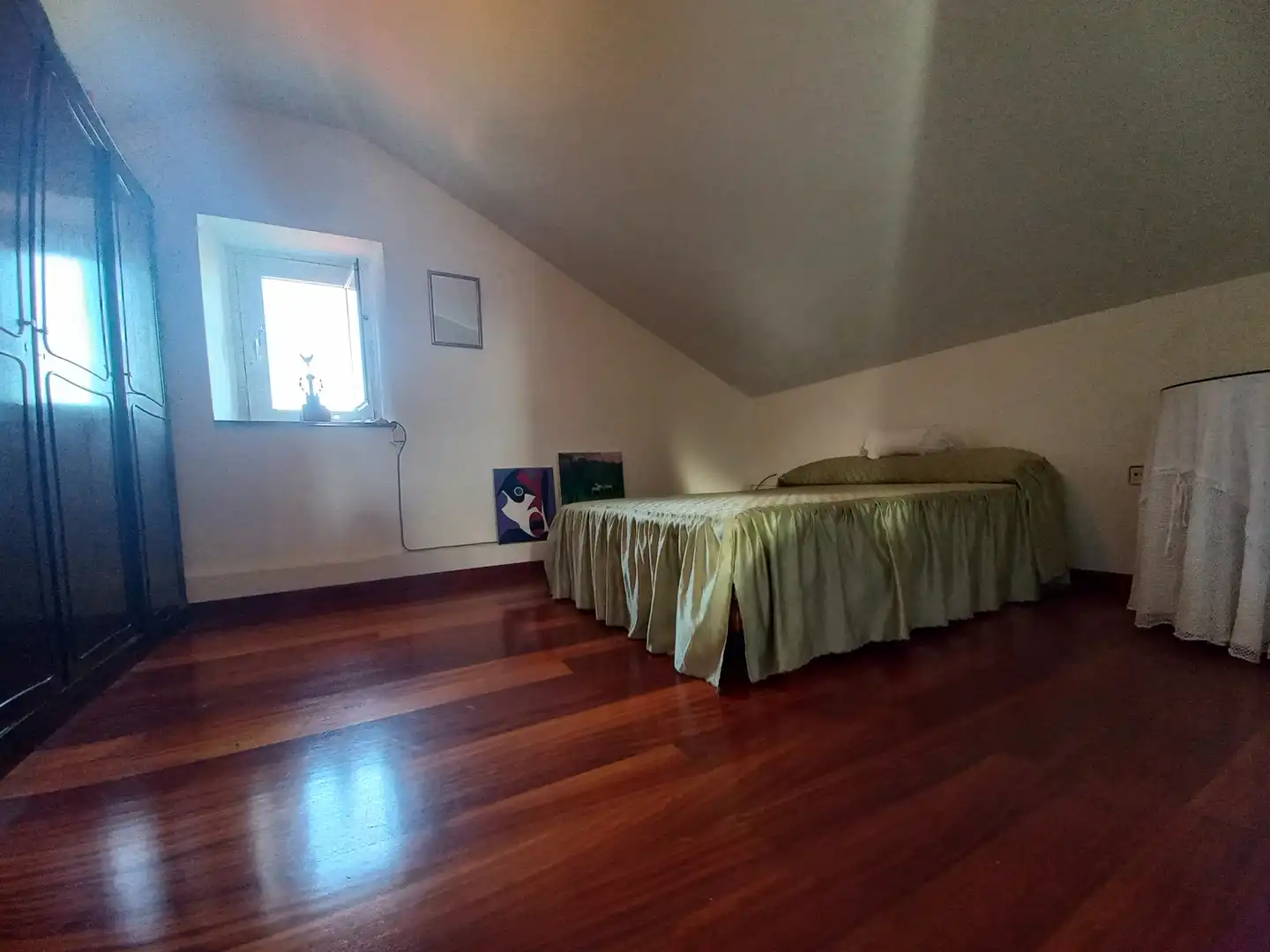 Dormitori de Casa o xalet en venda en Oleiros amb Parquet, Terrassa i Traster