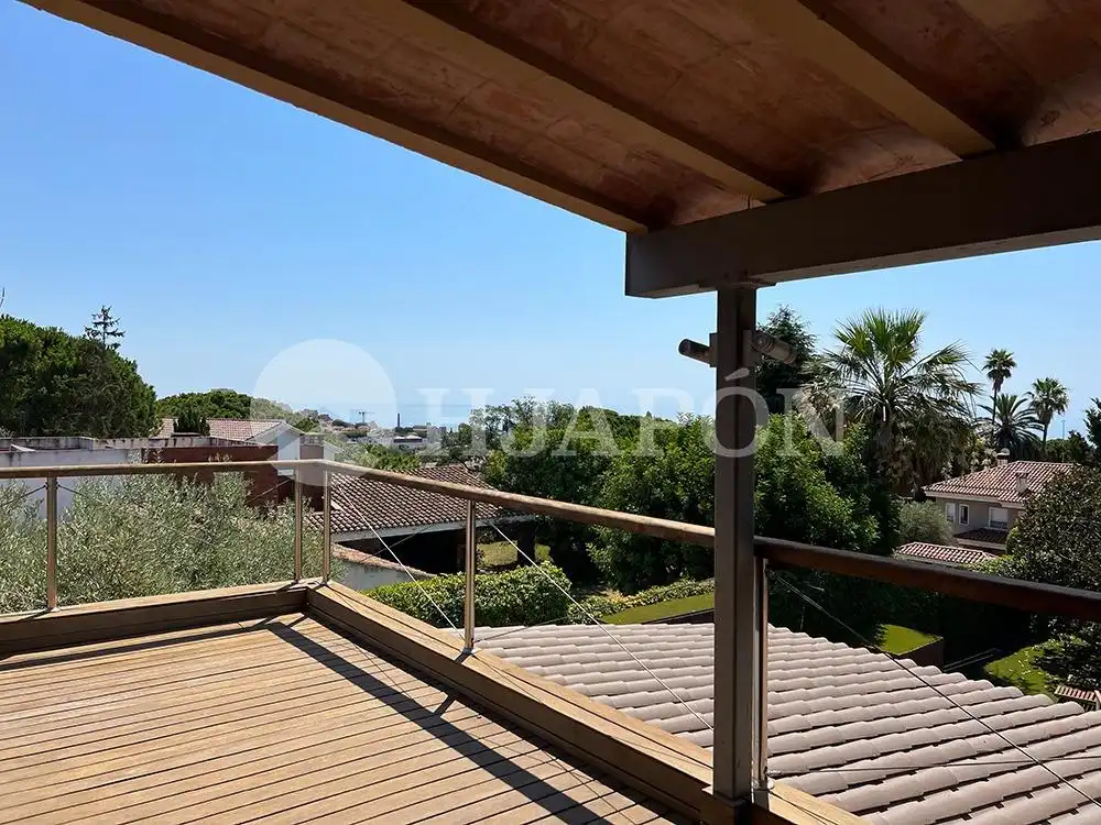 Terraza de Casa o chalet en venta en Alella con Aire acondicionado, Calefacción y Jardín privado