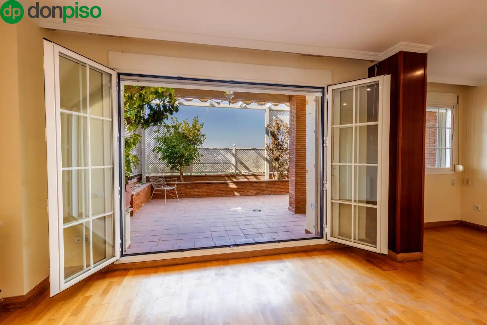 Terrasse von Einfamilien-Reihenhaus zum Verkauf in Granada mit Klimaanlage, Heizung und Terrasse