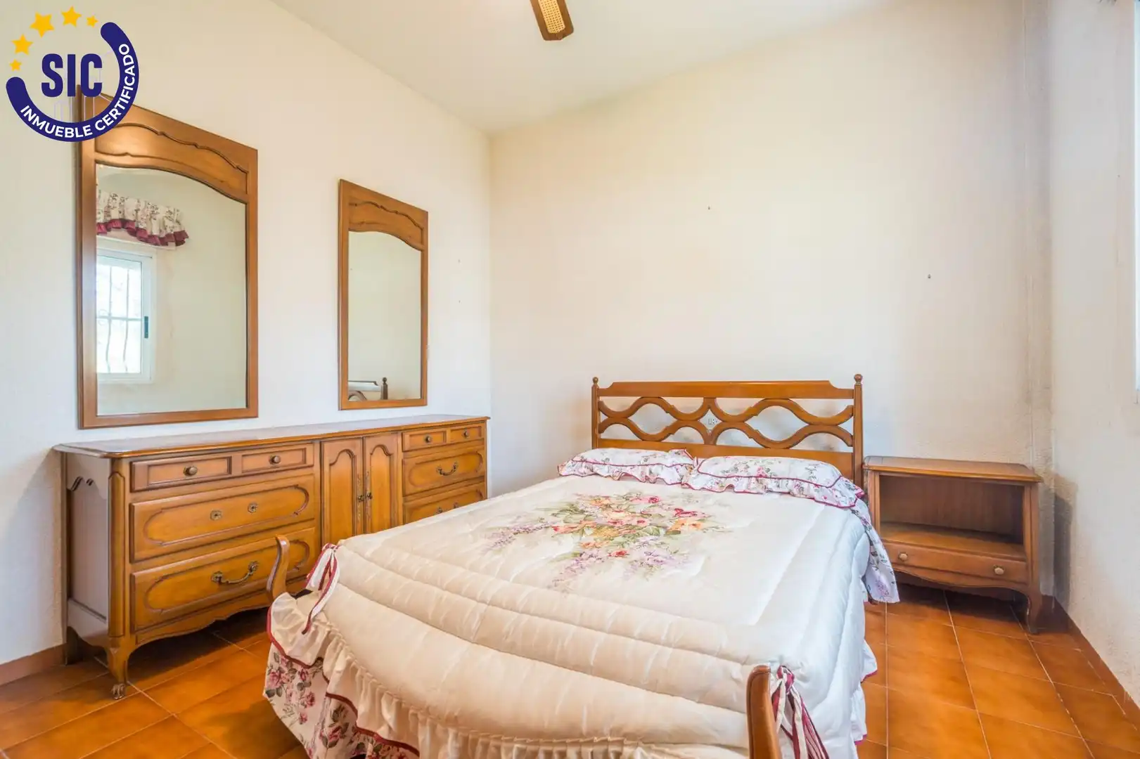 Habitación de Casa o chalet en venta en Serra con Aire acondicionado, Calefacción y Jardín privado