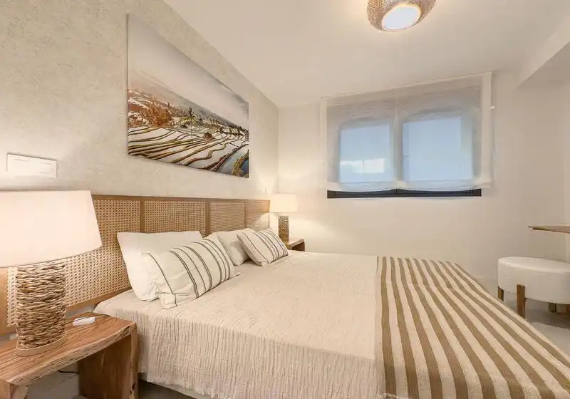 Habitación de Planta baja de alquiler en Estepona con Aire acondicionado, Calefacción y Terraza