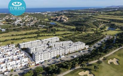 Vista exterior de Pis en venda en Estepona amb Aire condicionat i Terrassa