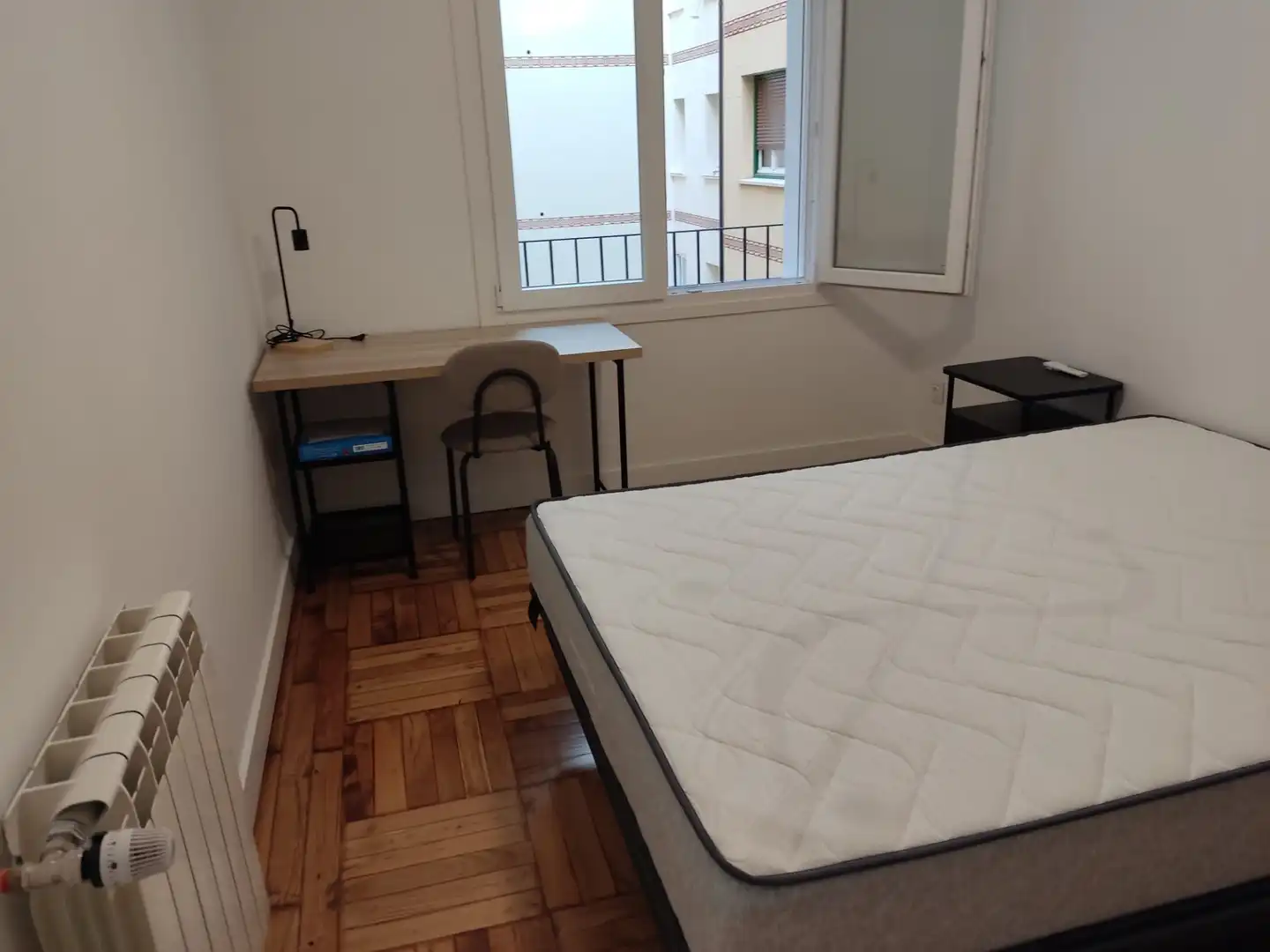 Bedroom of Flat for share in Madrid  with Heating, Furnished and Oven