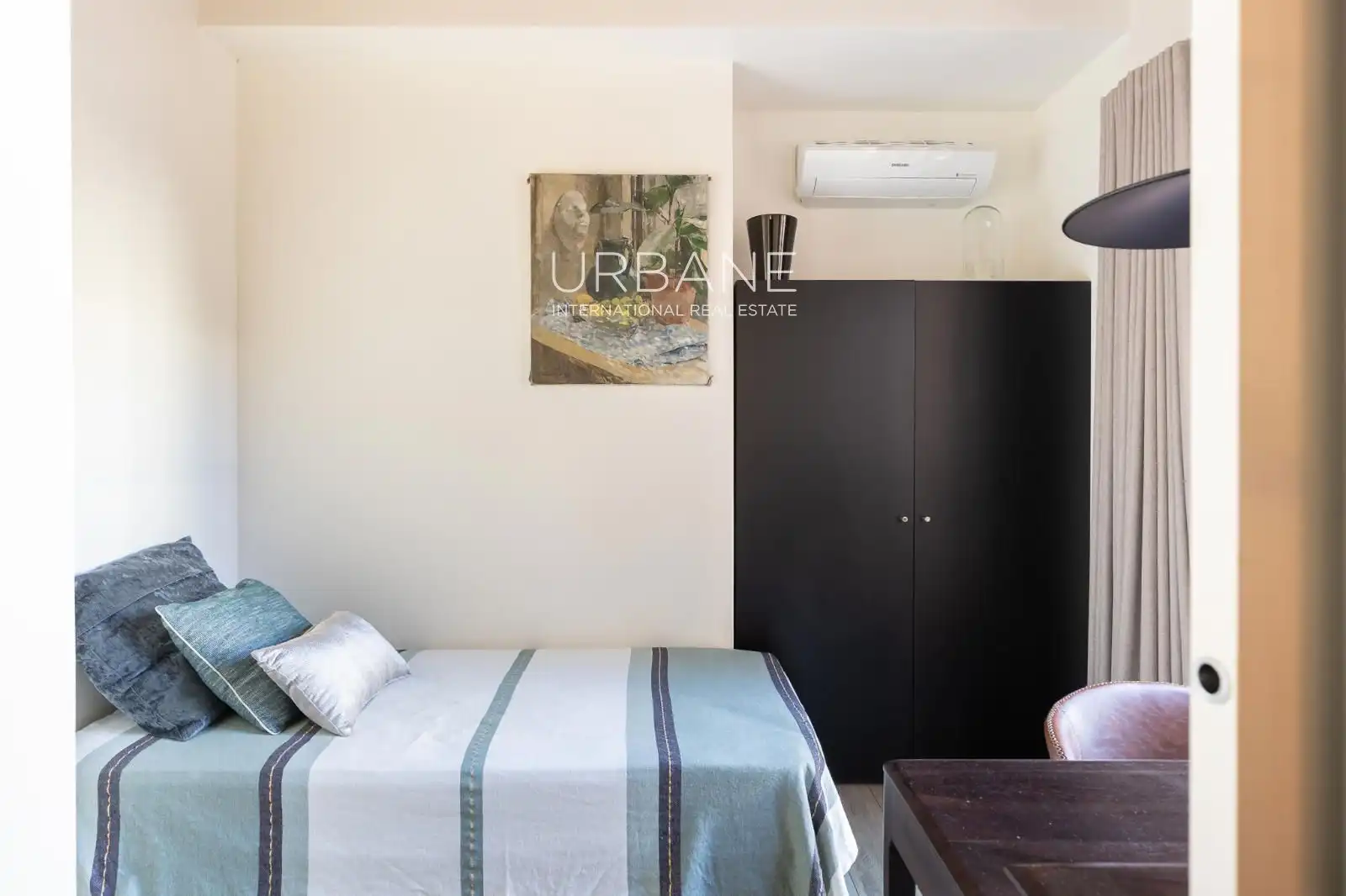 Schlafzimmer von Wohnung zum Verkauf in Barcelona mit Klimaanlage, Heizung und Terrasse