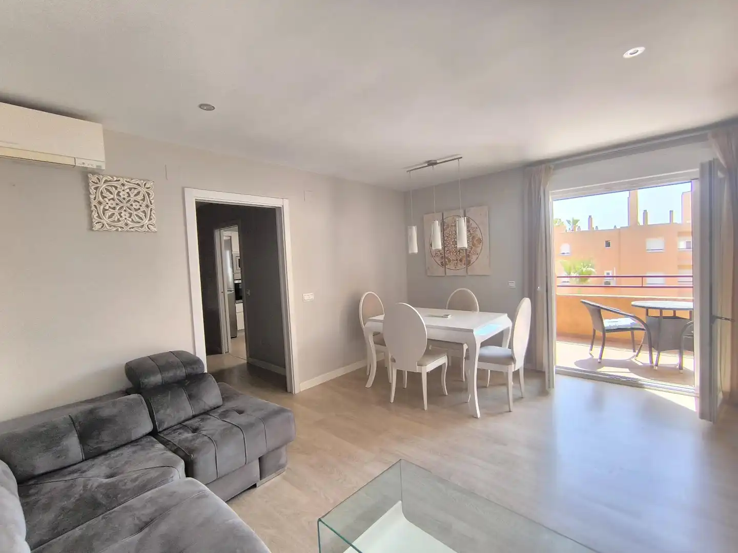 Außenansicht von Wohnung zur Miete in Málaga mit Klimaanlage, Privatgarten und Terrasse