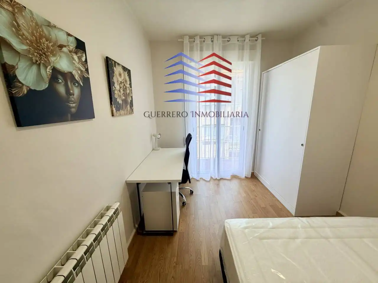 Schlafzimmer von Wohnung zur Miete in Ourense Capital  mit Heizung, Parkett und Möbliert