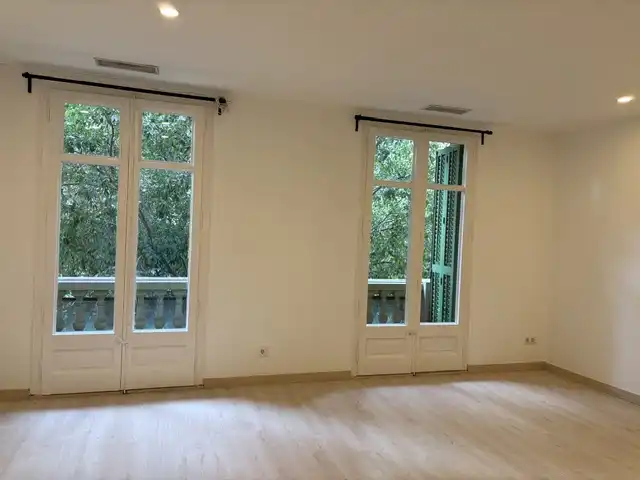 Wohnung zur Miete in Carrer de Rocafort, La Nova Esquerra de l'Eixample