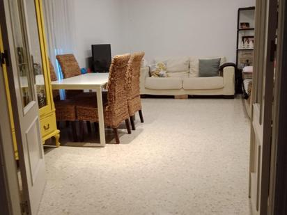 Sala d'estar de Casa o xalet en venda en Utrera amb Aire condicionat i Terrassa