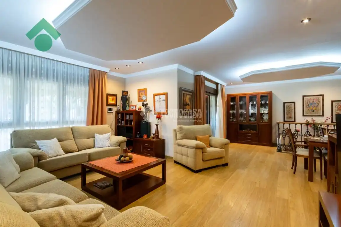 Sala de estar de Casa o chalet en venta en Rincón de la Victoria con Aire acondicionado, Terraza y Piscina