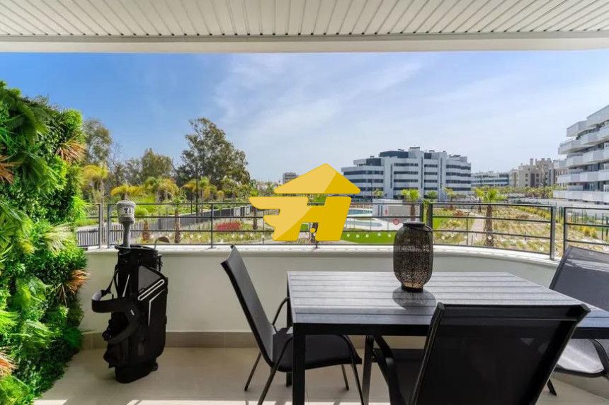 Terraza de Piso de alquiler en Torremolinos con Aire acondicionado, Jardín privado y Piscina