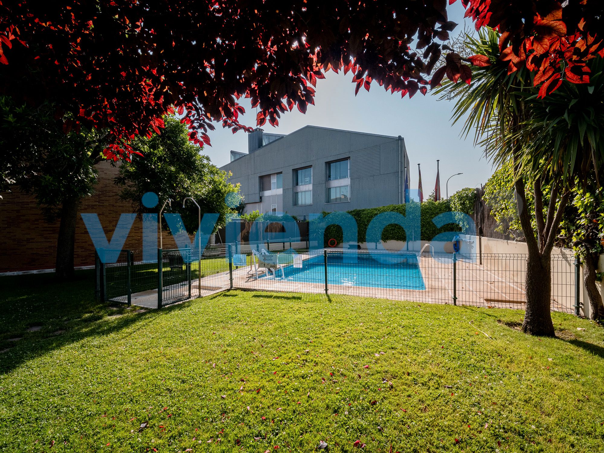 Swimming pool of House or chalet for sale in  Madrid Capital  with Air Conditioner, Heating and Terrace