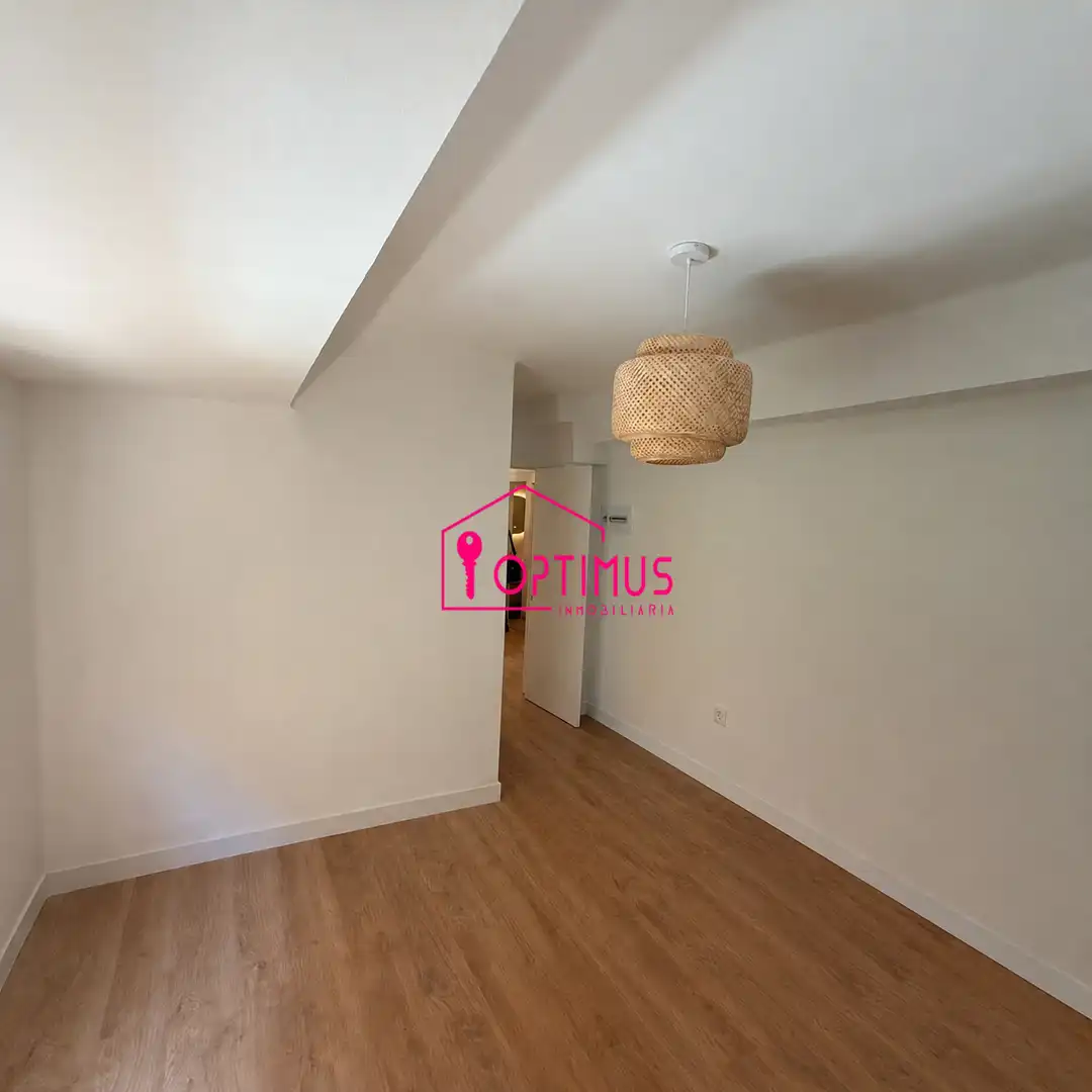 Apartments for sale in Valencia  with Air Conditioner, Oven and Balcony