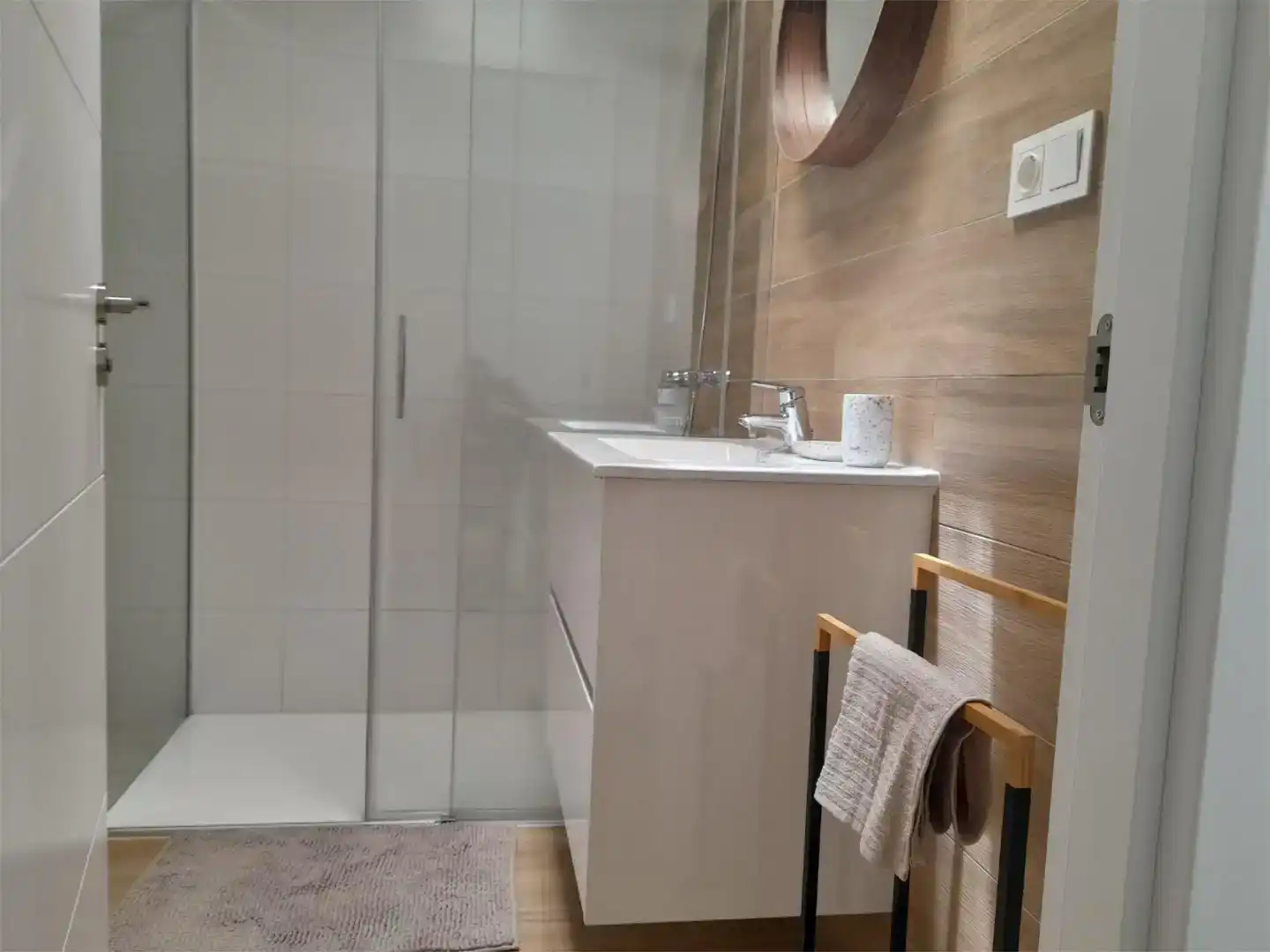 Badezimmer von Wohnung zum Verkauf in La Oliva mit Privatgarten, Parkett und Abstellraum
