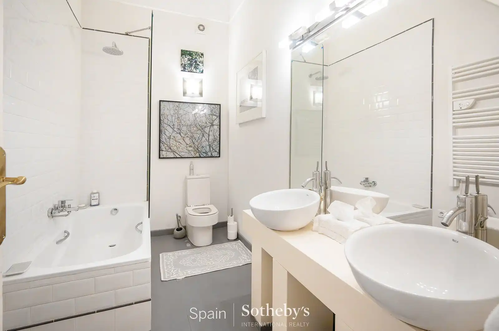 Bathroom of Apartments for sale in Madrid  with Air Conditioner, Heating and Terrace